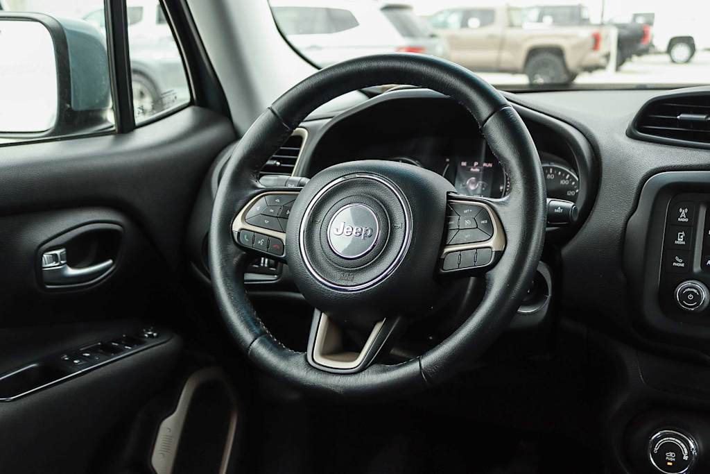 Thumbnail: 2016 Jeep Renegade - 7