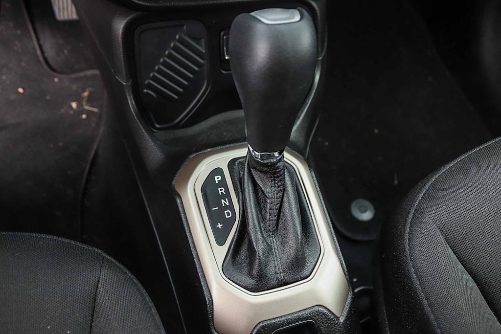 Thumbnail: 2016 Jeep Renegade - 12