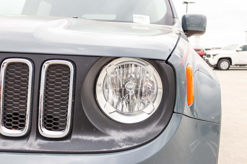 Thumbnail: 2016 Jeep Renegade - 16