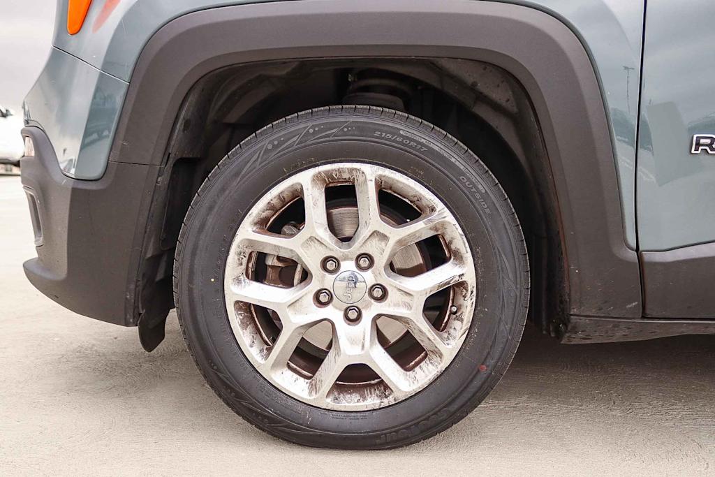 Thumbnail: 2016 Jeep Renegade - 19