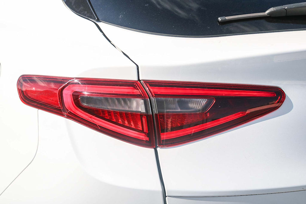 Thumbnail: 2019 Alfa Romeo Stelvio - 17