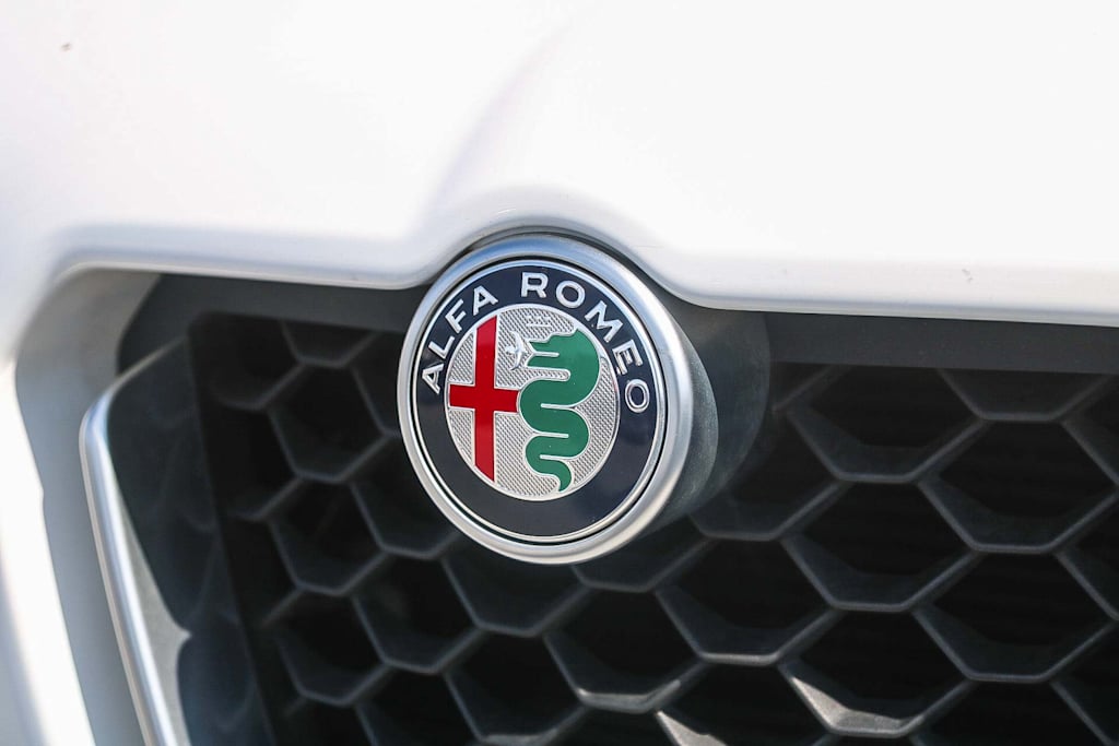 Thumbnail: 2019 Alfa Romeo Stelvio - 6