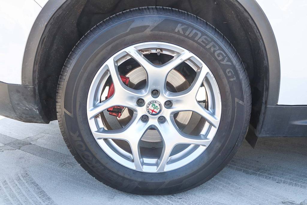Thumbnail: 2019 Alfa Romeo Stelvio - 7