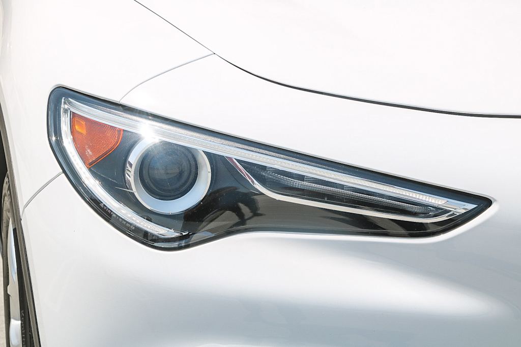 Thumbnail: 2019 Alfa Romeo Stelvio - 19