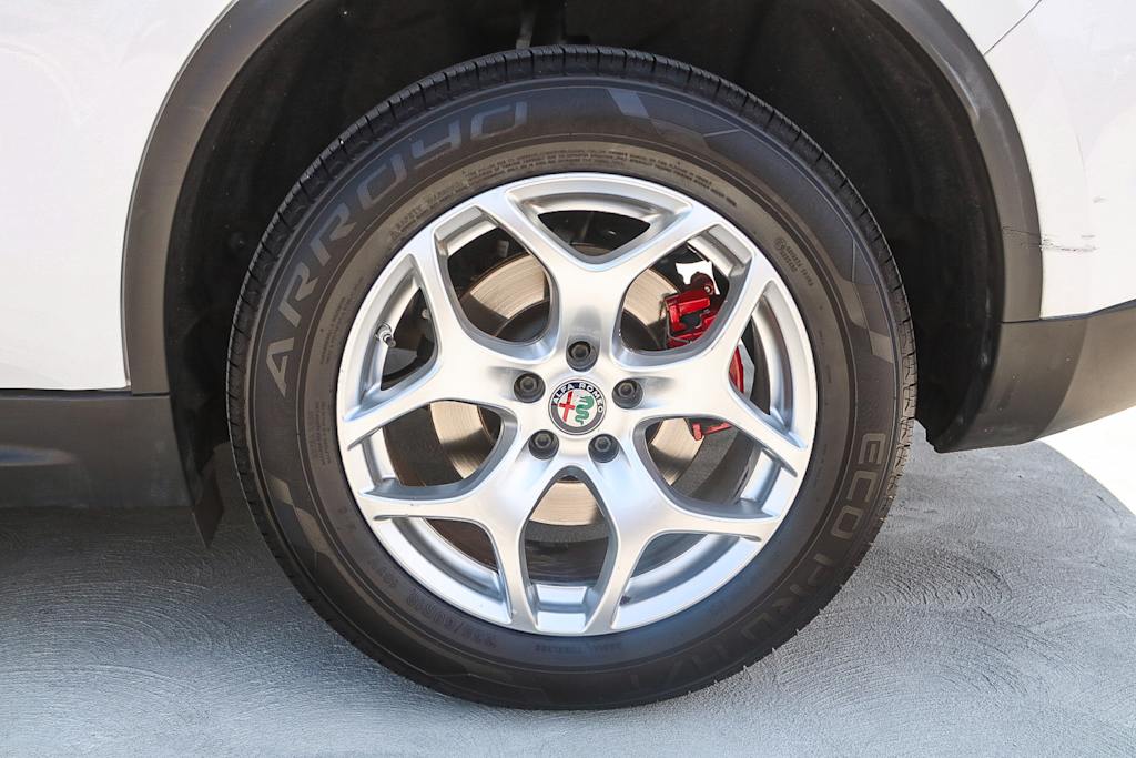 Thumbnail: 2019 Alfa Romeo Stelvio - 7