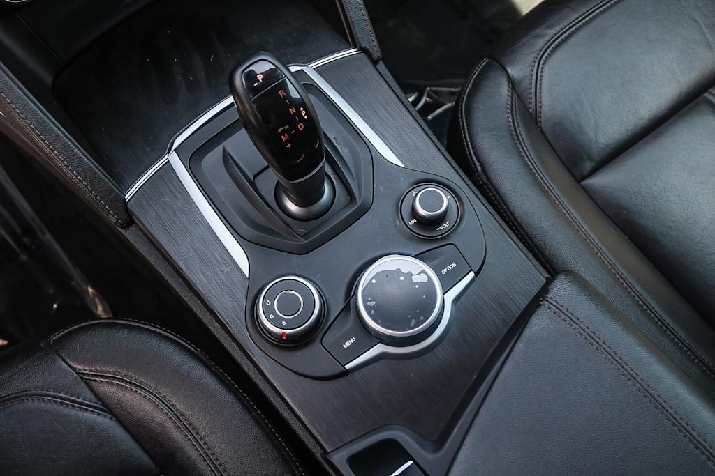 Thumbnail: 2019 Alfa Romeo Stelvio - 15