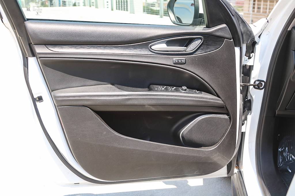 Thumbnail: 2019 Alfa Romeo Stelvio - 26