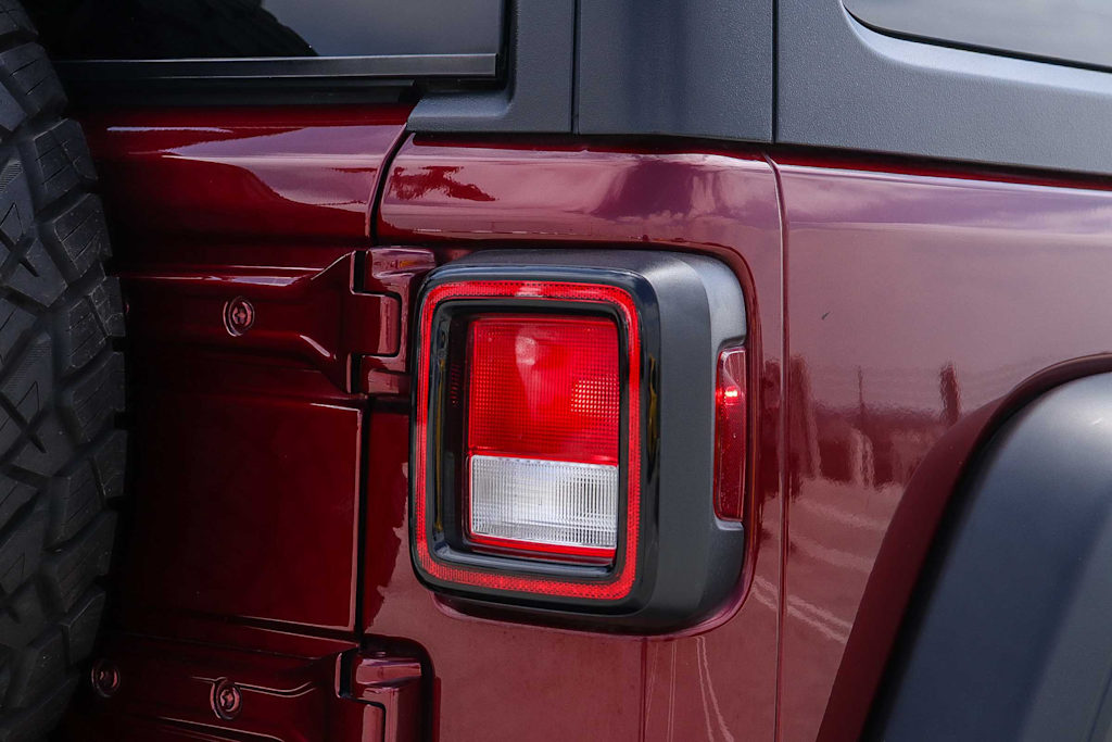 Thumbnail: 2021 Jeep Wrangler - 21