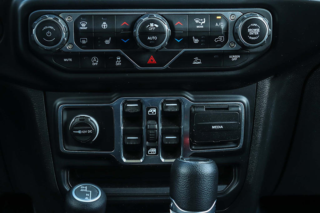 Thumbnail: 2021 Jeep Wrangler - 24