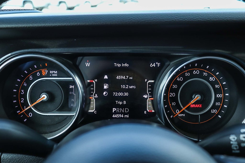 Thumbnail: 2021 Jeep Wrangler - 14
