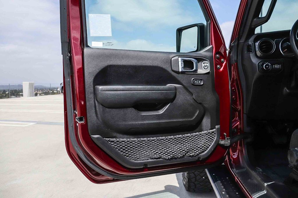 Thumbnail: 2021 Jeep Wrangler - 30