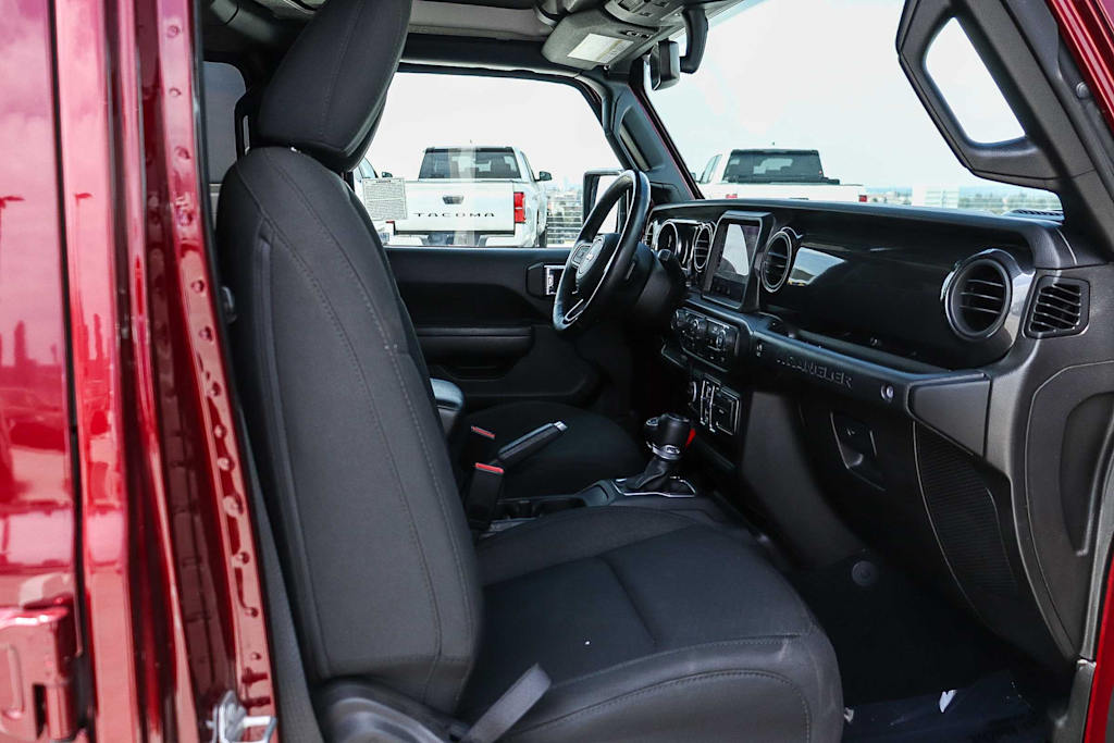 Thumbnail: 2021 Jeep Wrangler - 9