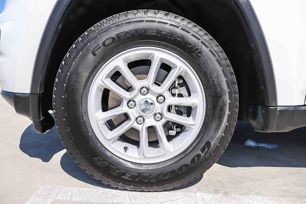 Thumbnail: 2019 Jeep Grand Cherokee - 23