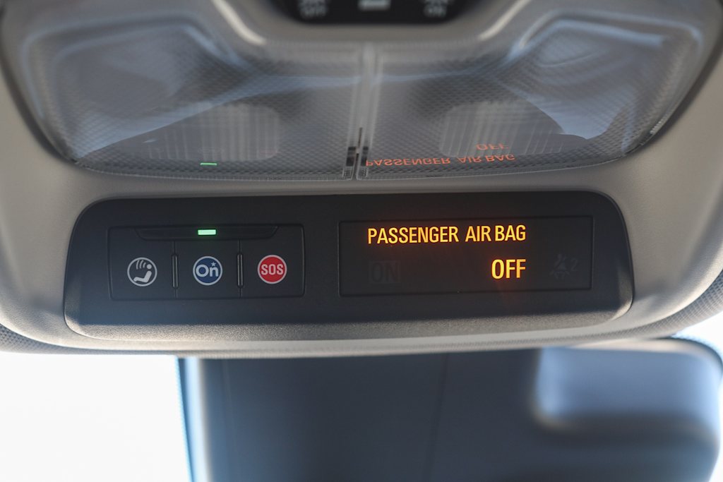 Thumbnail: 2023 Chevrolet Bolt EUV - 36