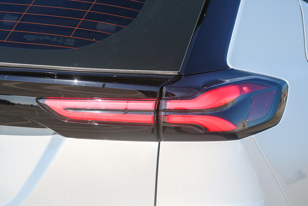 Thumbnail: 2023 Chevrolet Bolt EUV - 24