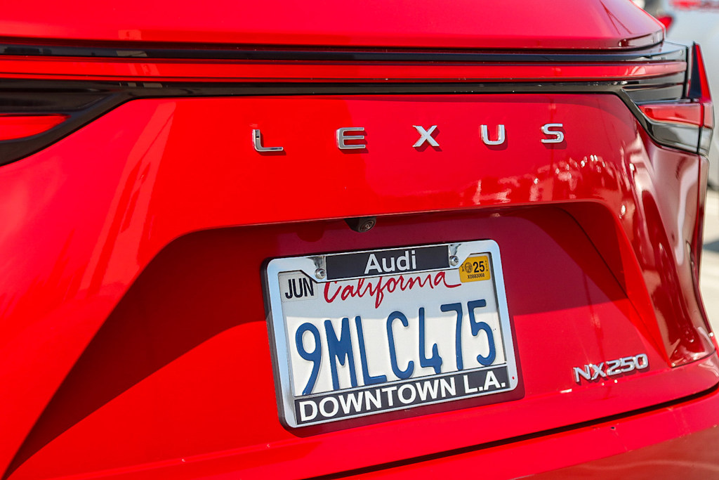 Thumbnail: 2024 Lexus ES - 16