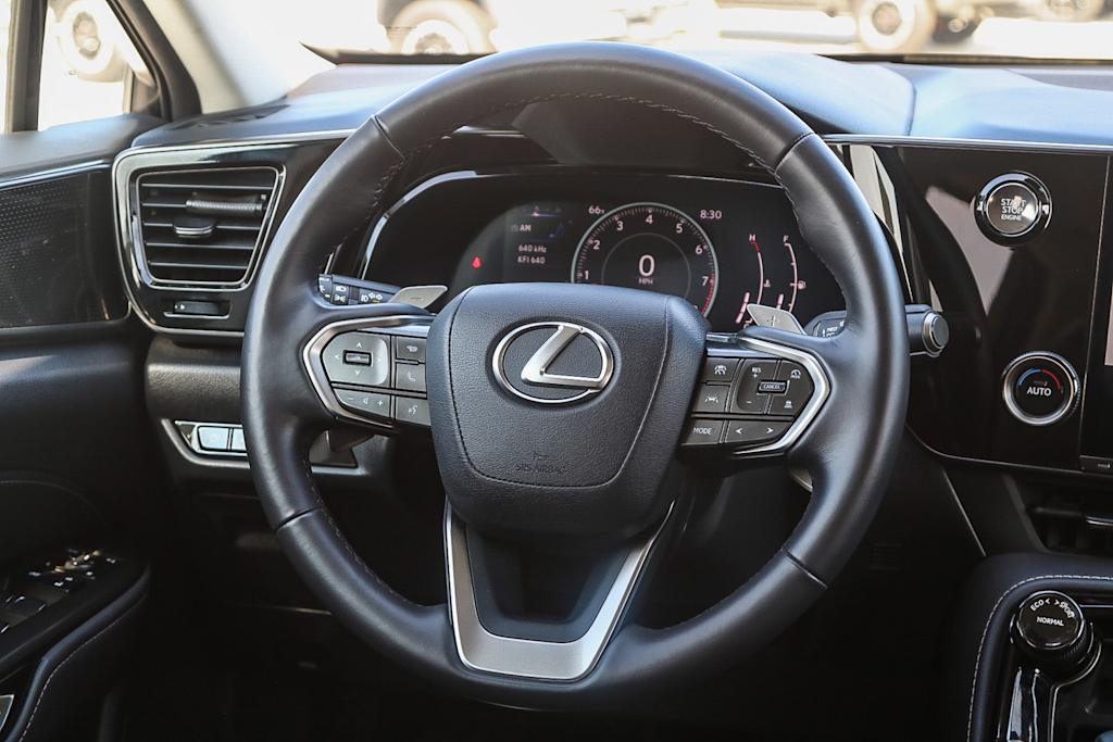 Thumbnail: 2024 Lexus ES - 8