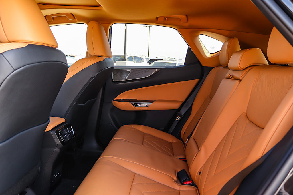 Thumbnail: 2024 Lexus ES - 12
