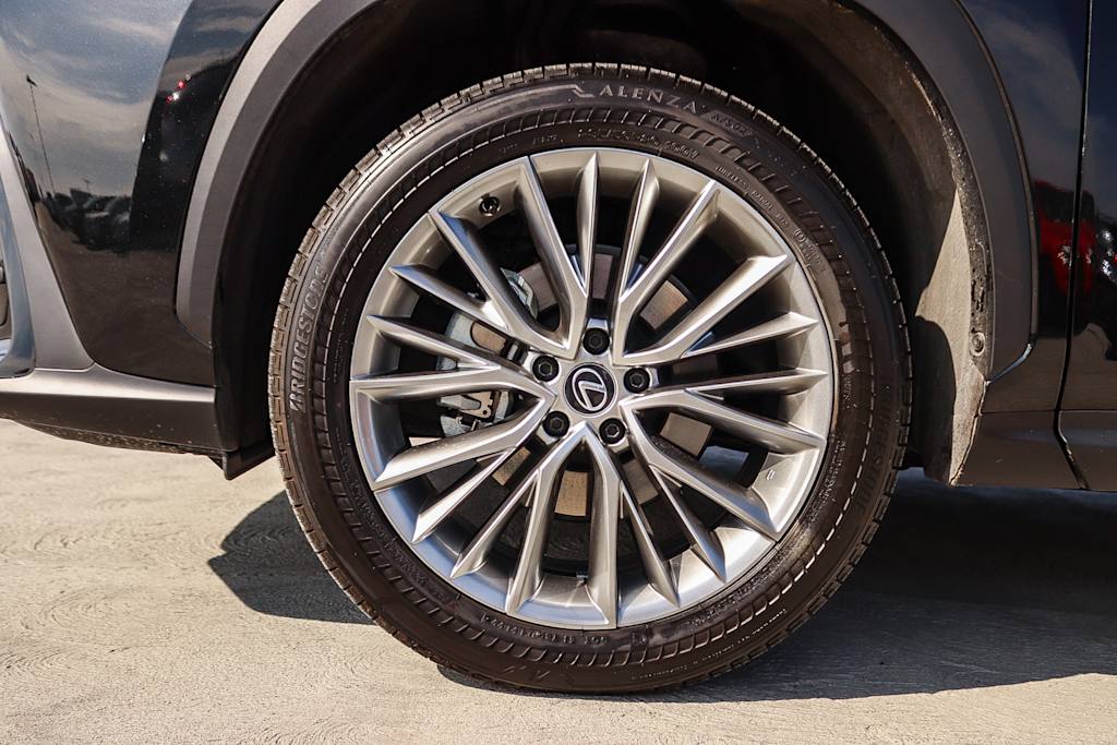 Thumbnail: 2024 Lexus ES - 23
