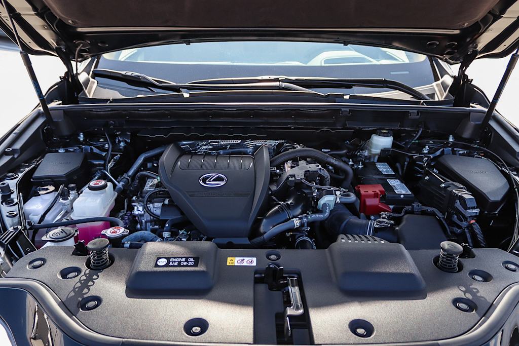 Thumbnail: 2024 Lexus ES - 8