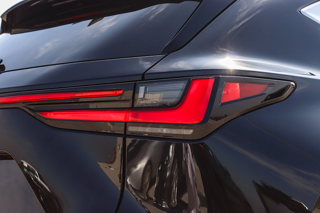 Thumbnail: 2024 Lexus ES - 21
