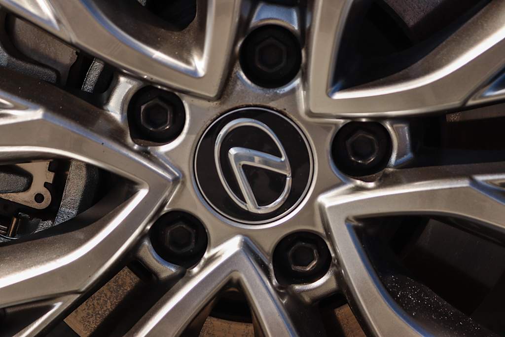 Thumbnail: 2024 Lexus ES - 14