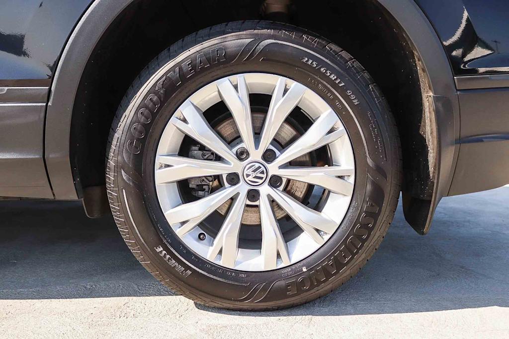 Thumbnail: 2020 Volkswagen Tiguan - 7