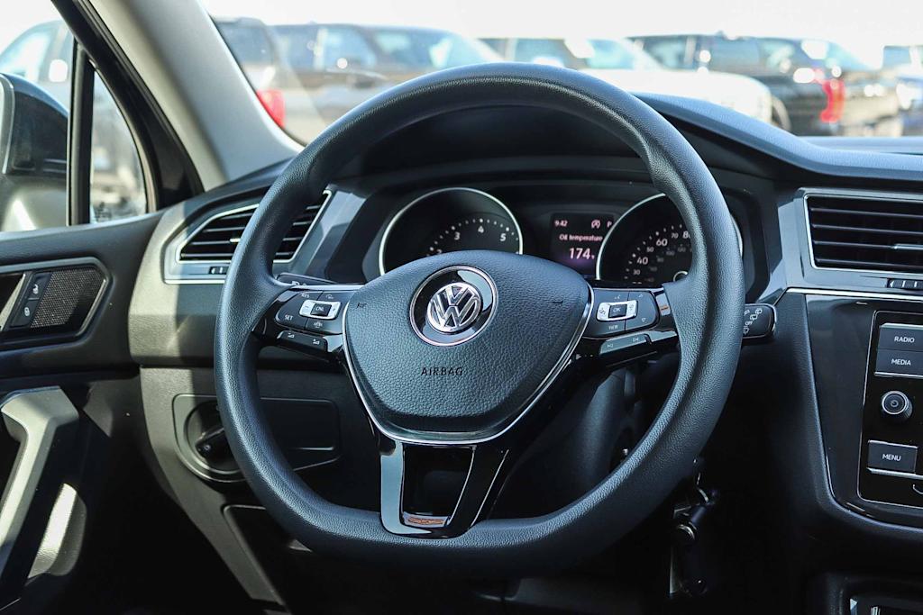 Thumbnail: 2020 Volkswagen Tiguan - 9