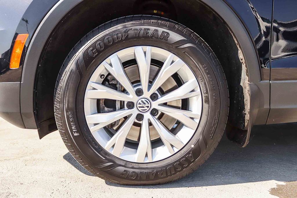 Thumbnail: 2020 Volkswagen Tiguan - 24