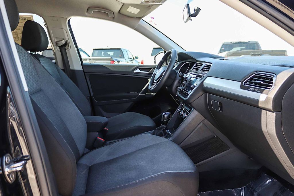 Thumbnail: 2020 Volkswagen Tiguan - 10