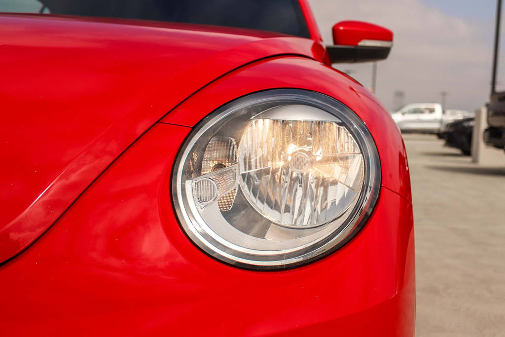 Thumbnail: 2017 Volkswagen Beetle - 23