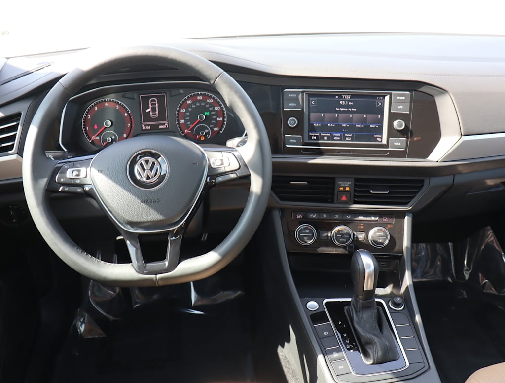 2020 Volkswagen Jetta SE 10