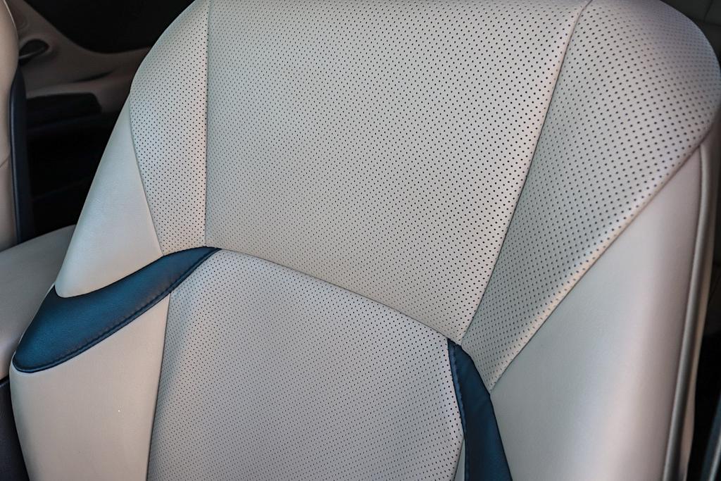 Thumbnail: 2021 Lexus ES - 11