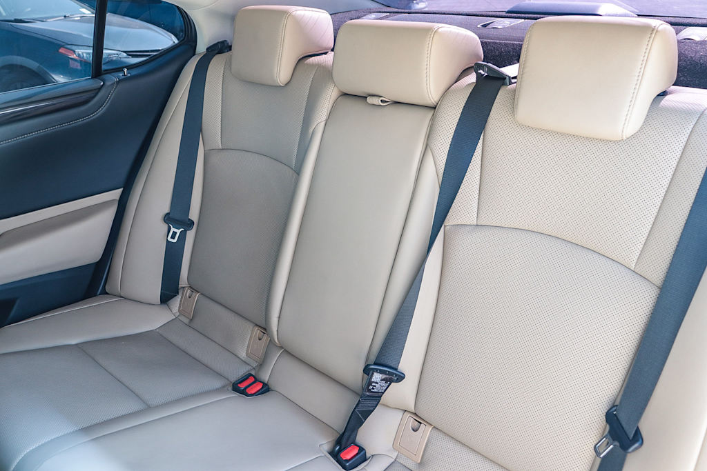 Thumbnail: 2021 Lexus ES - 12