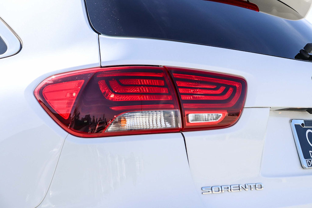 Thumbnail: 2019 Kia Sorento - 23