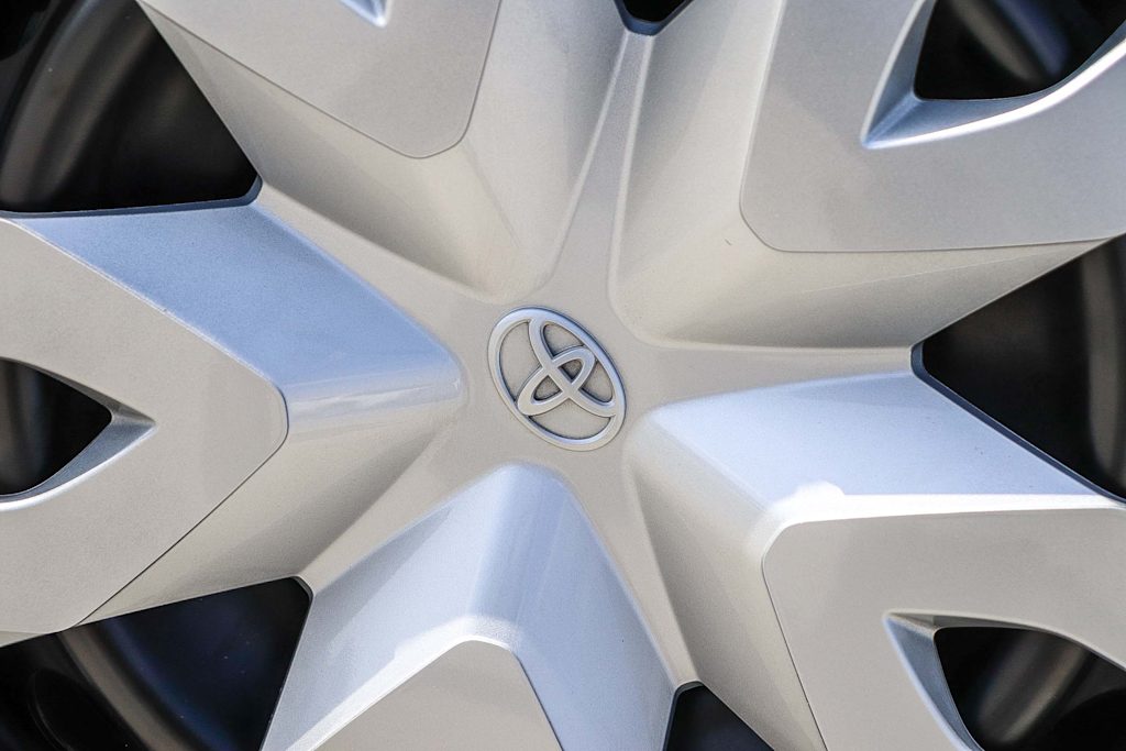 Thumbnail: 2022 Toyota Corolla Cross - 23