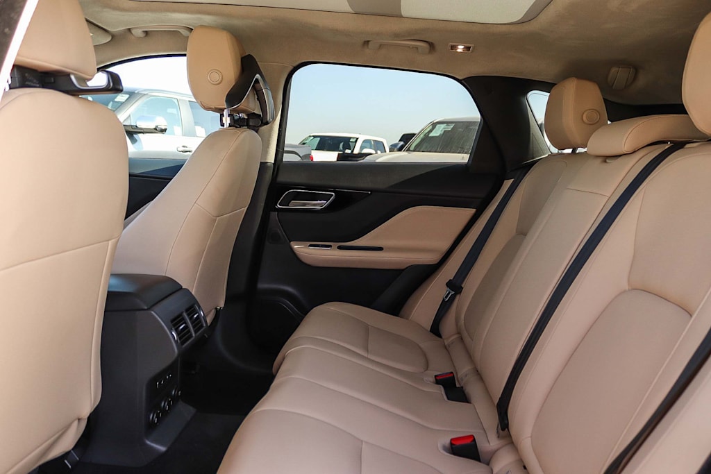 Thumbnail: 2020 Jaguar F-Pace - 12