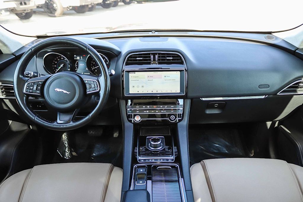 Thumbnail: 2020 Jaguar F-Pace - 2