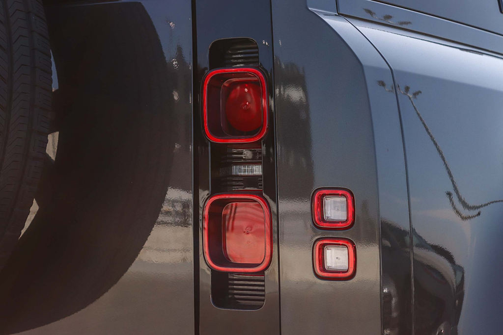 Thumbnail: 2024 Land Rover Defender - 22