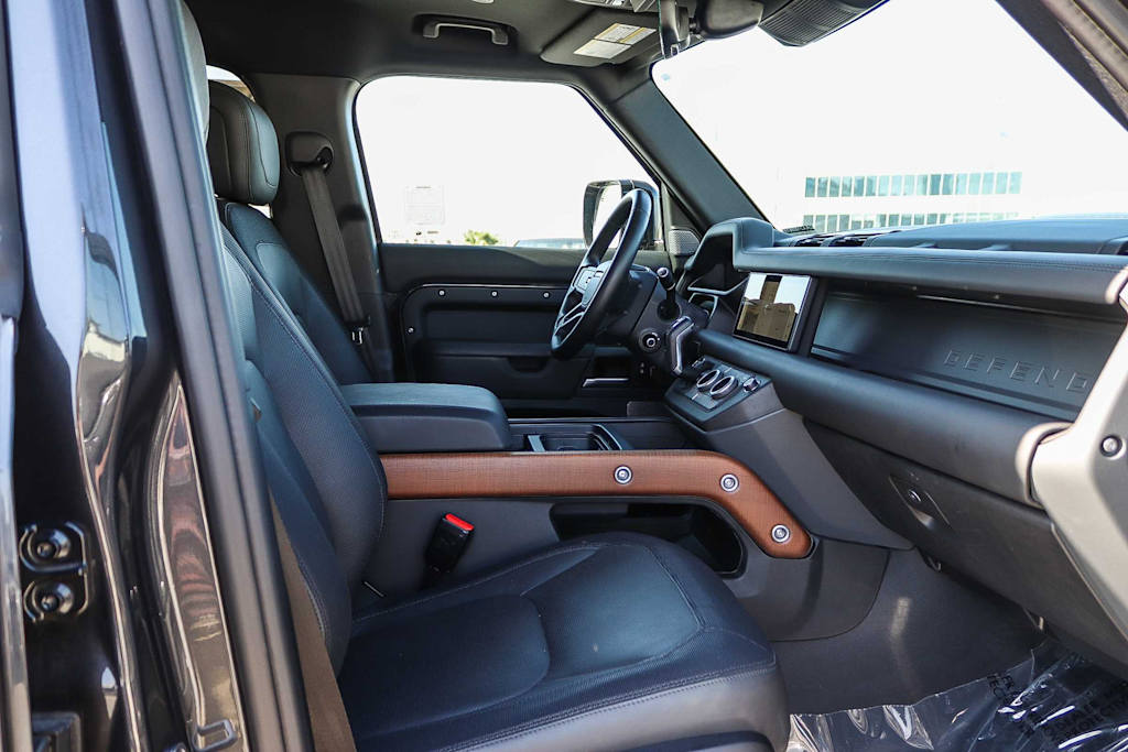Thumbnail: 2024 Land Rover Defender - 9