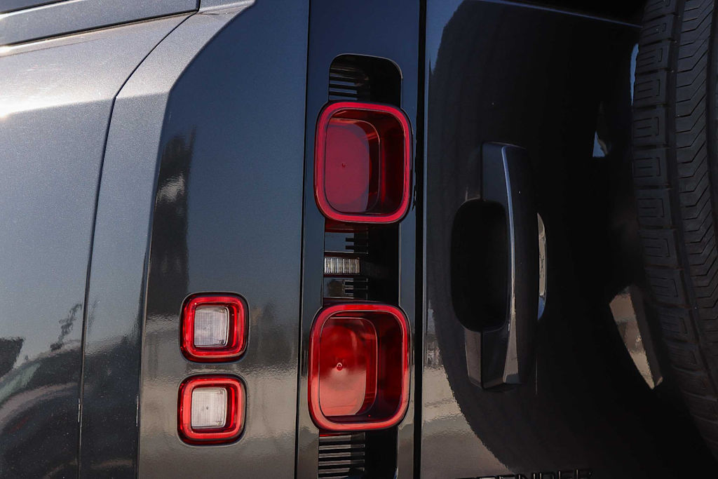 Thumbnail: 2024 Land Rover Defender - 13