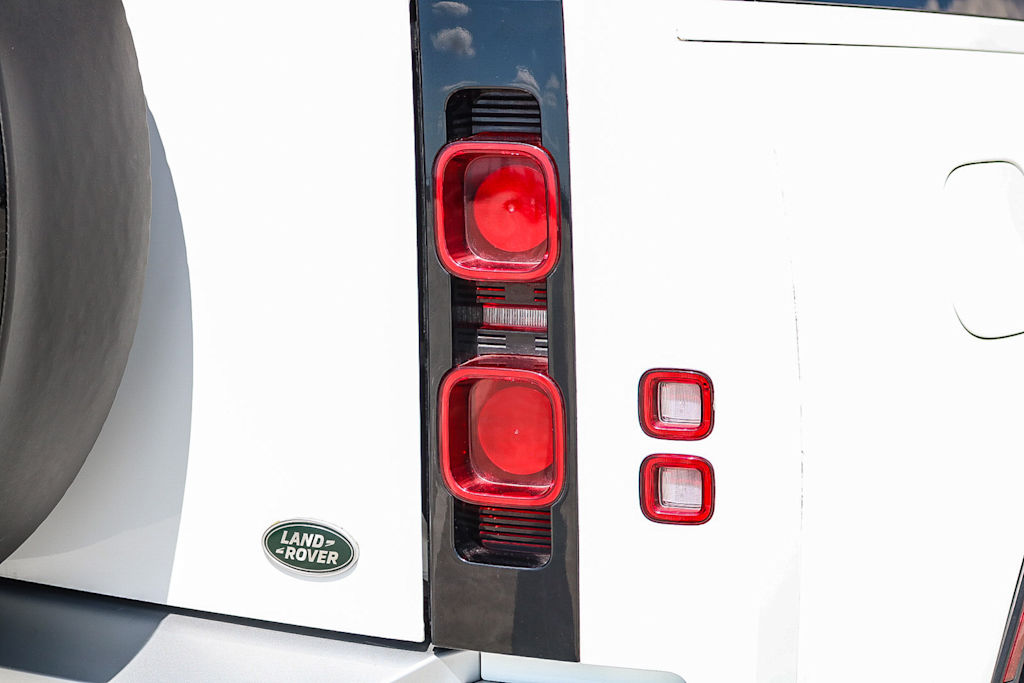 Thumbnail: 2023 Land Rover Defender - 22