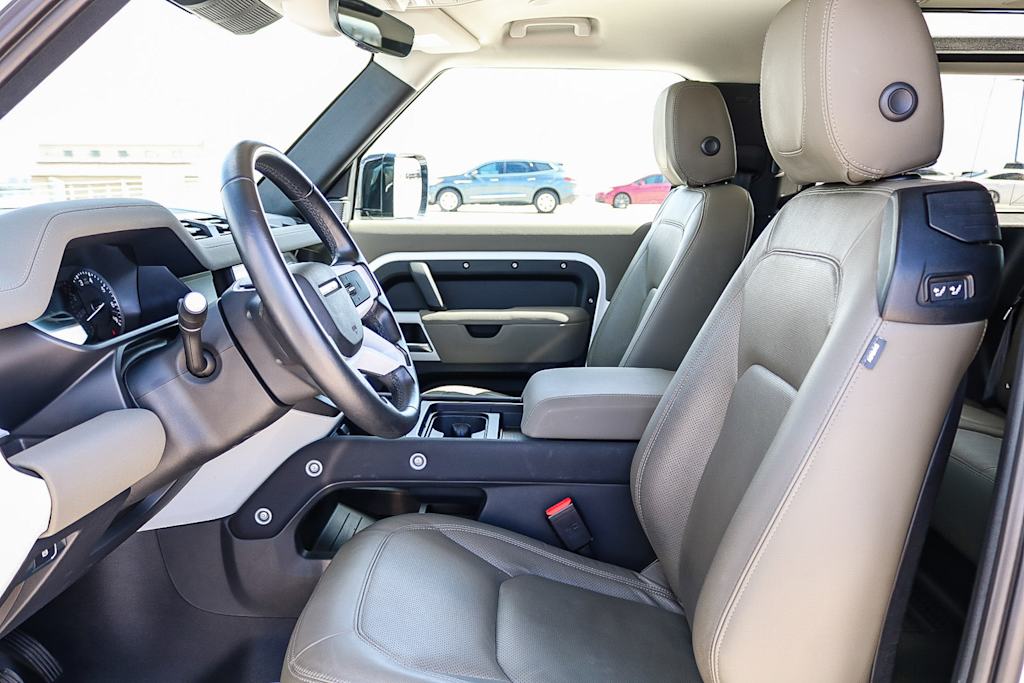 Thumbnail: 2023 Land Rover Defender - 10