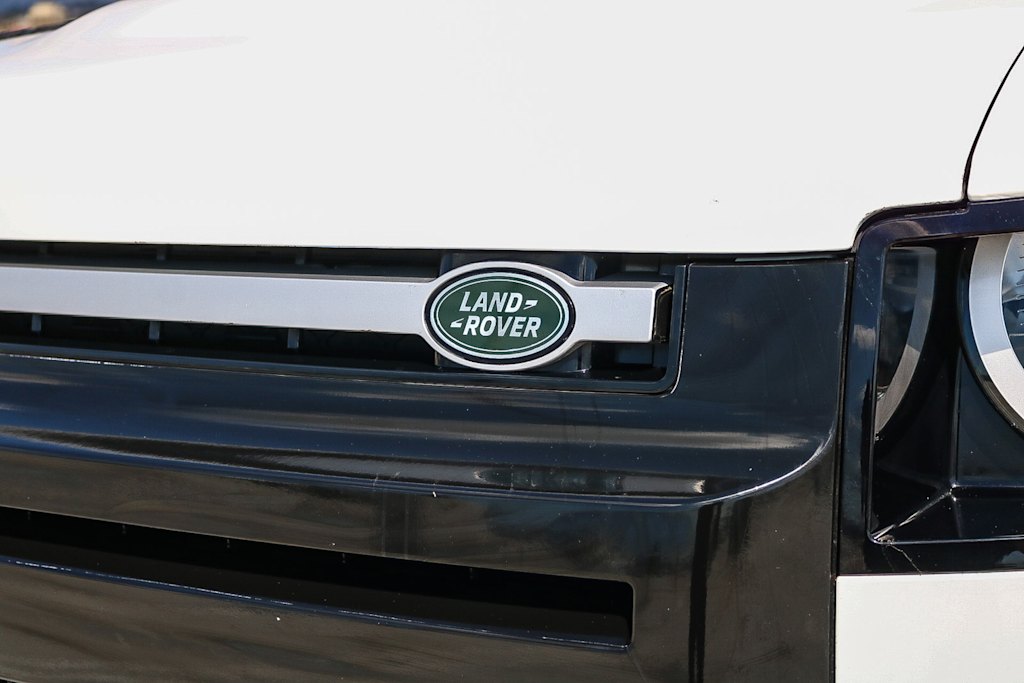 Thumbnail: 2023 Land Rover Defender - 5