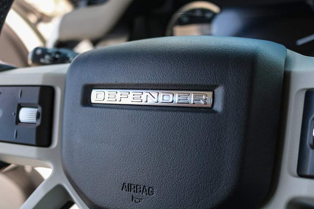 Thumbnail: 2023 Land Rover Defender - 32