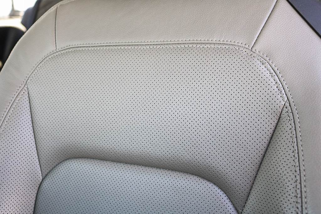 Thumbnail: 2023 Land Rover Defender - 40