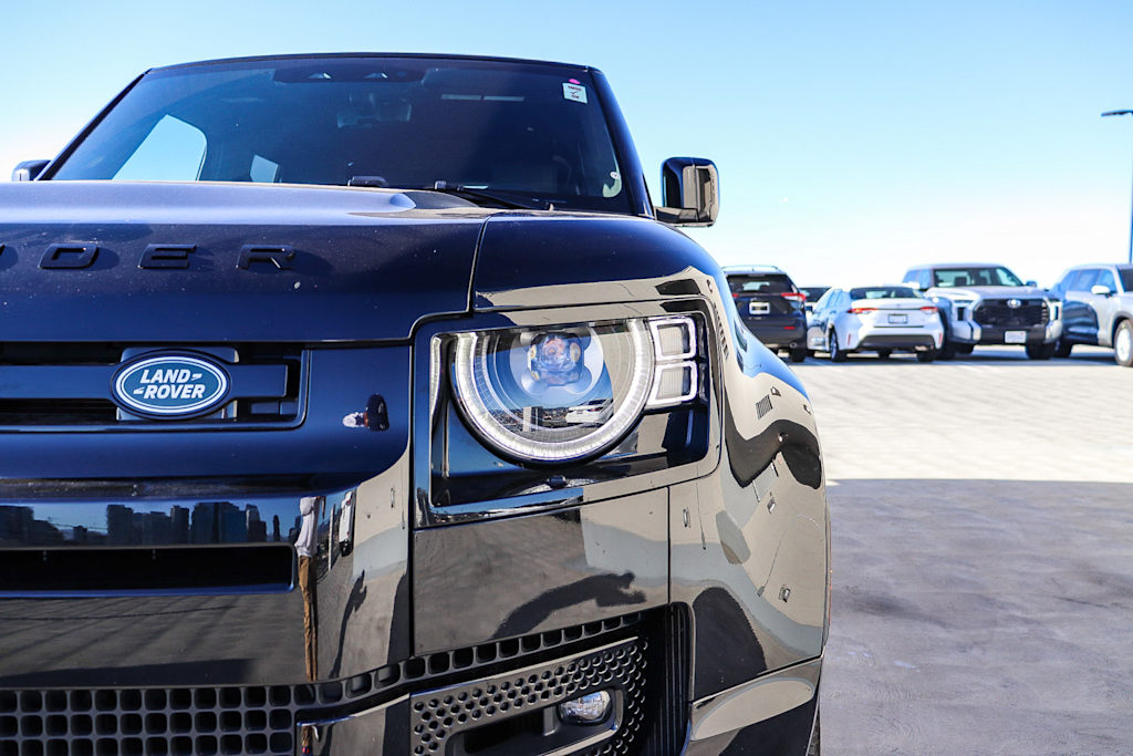 Thumbnail: 2023 Land Rover Defender - 14