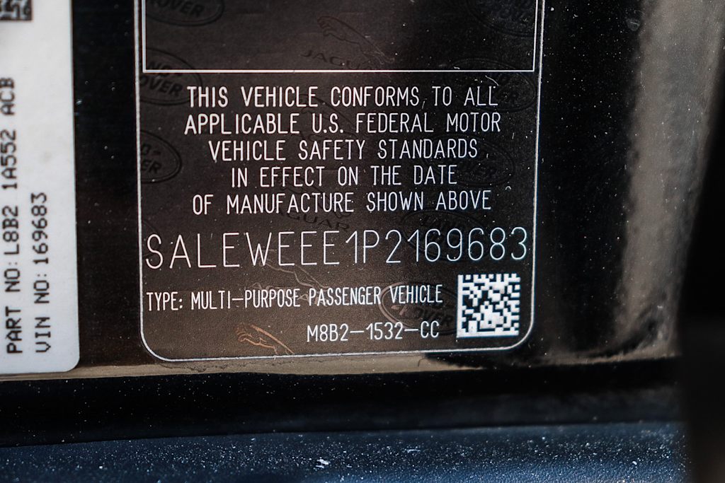 Thumbnail: 2023 Land Rover Defender - 12