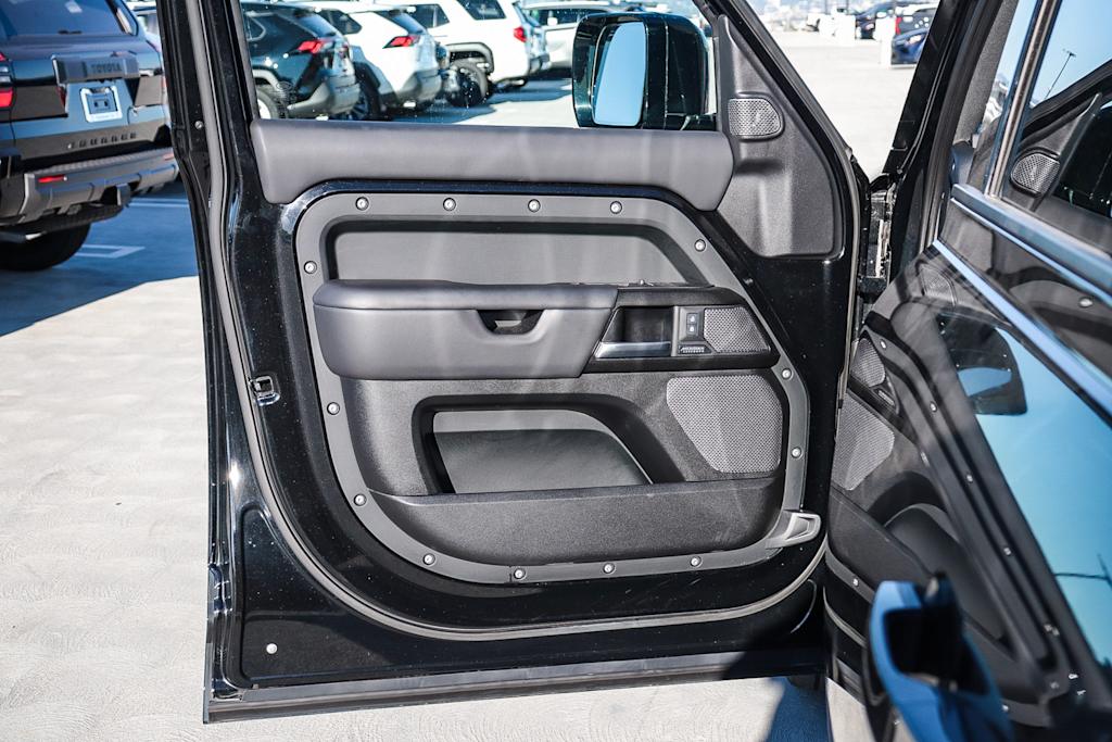 Thumbnail: 2023 Land Rover Defender - 19