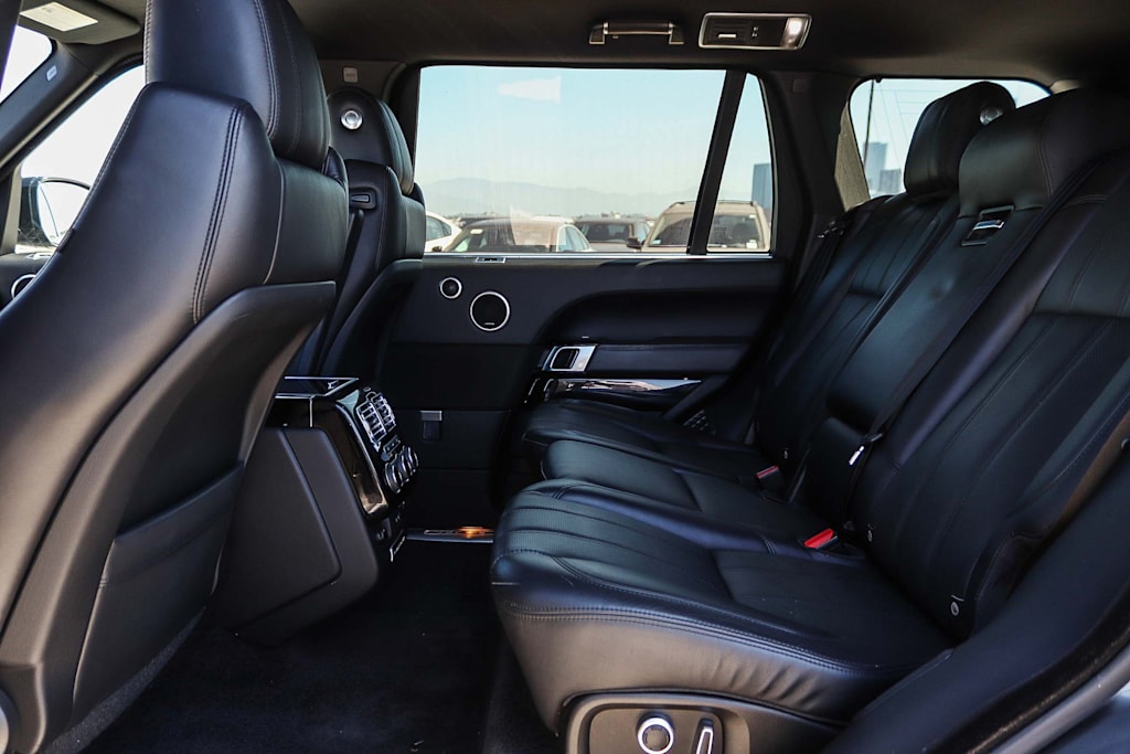 Thumbnail: 2016 Land Rover Range Rover - 11